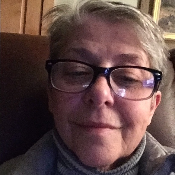 Meet your Posher, Quinn - Picture 1 of 1